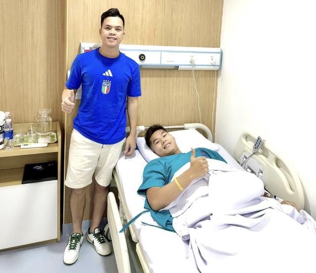 Văn Trường hồi phục tốt sau phẫu thuật, Hiểu Minh mổ thành công: Thầy Kim nhẹ lòng
- Ảnh 2.