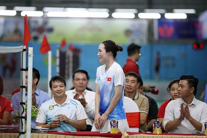 ‘Nữ hoàng điền kinh’ Nguyễn Thị Oanh xuất hiện ở sự kiện đặc biệt, đánh cầu lông cùng vợ Tiến Minh- Ảnh 13.