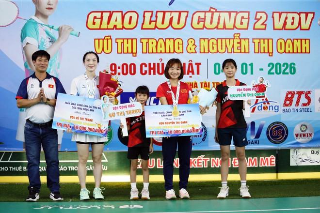 ‘Nữ hoàng điền kinh’ Nguyễn Thị Oanh xuất hiện ở sự kiện đặc biệt, đánh cầu lông cùng vợ Tiến Minh- Ảnh 30.