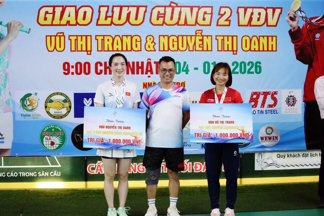 ‘Nữ hoàng điền kinh’ Nguyễn Thị Oanh xuất hiện ở sự kiện đặc biệt, đánh cầu lông cùng vợ Tiến Minh- Ảnh 26.