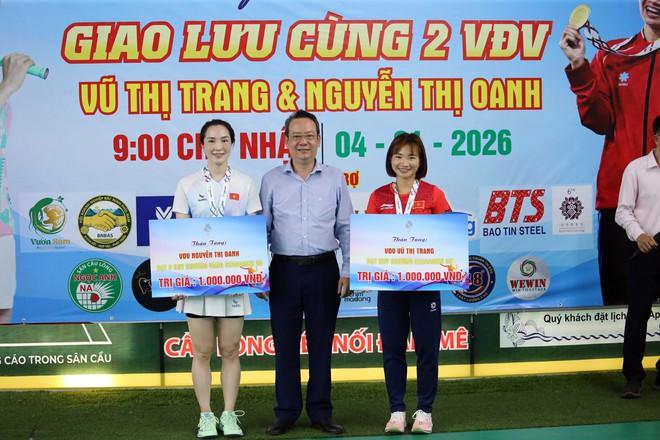 ‘Nữ hoàng điền kinh’ Nguyễn Thị Oanh xuất hiện ở sự kiện đặc biệt, đánh cầu lông cùng vợ Tiến Minh- Ảnh 25.