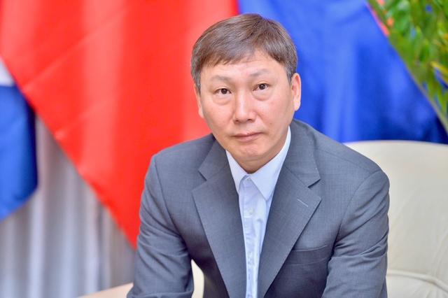 Lời động viên đầy yêu thương của vợ HLV Kim Sang-sik: 'Anh và U.23 Việt Nam đã rất vất vả rồi...'- Ảnh 1.