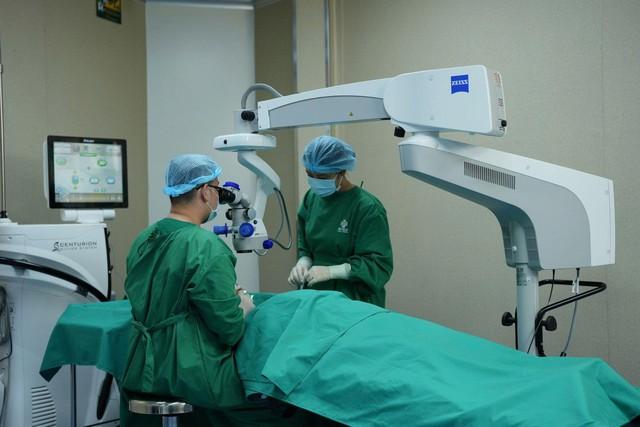 Bệnh viện Mắt Sài Gòn Bình Dương triển khai khám chữa bệnh bảo hiểm y tế - Ảnh 2.