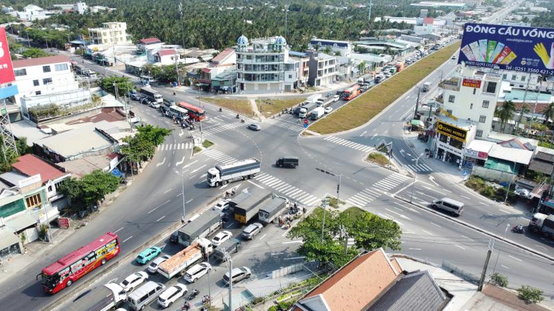 Xây cầu vượt ngã tư Đồng Tâm để giảm ùn tắc 'cửa ngõ' cầu Rạch Miễu 2- Ảnh 2.