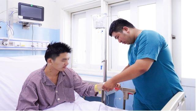 Đang chơi cầu lông, chàng trai 32 tuổi ở TP.HCM đột ngột ngưng tim- Ảnh 1.