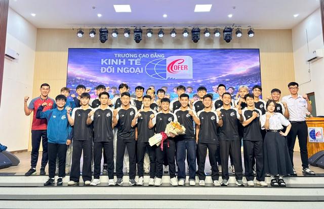 Từ trọng tài V-League đến HLV đội tân binh sinh viên: Lấy U.23 Việt Nam làm tấm gương sáng- Ảnh 3.