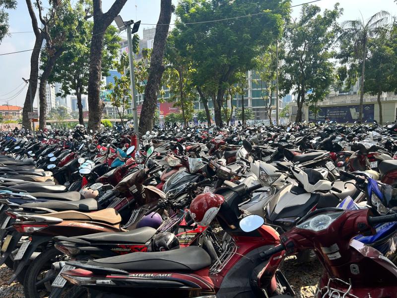 Metro cho gửi xe qua đêm: Người dân lưu ý ngay điều gì?- Ảnh 1.