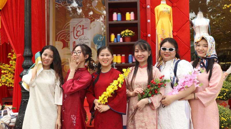 Tái hiện lại Sài Gòn xưa, nơi đây đang đông đúc khách chụp ảnh tết miễn phí- Ảnh 11.