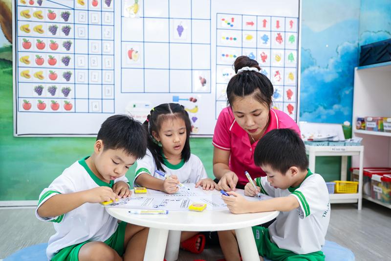 Lương giáo viên hiện tại và tương lai theo luật nhà giáo 2025 - Ảnh 1.