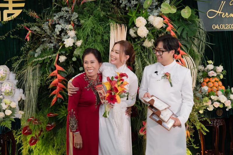 Rước dâu Độc lạ bằng xe lôi ở miền Tây: Đám cưới gây sốt mạng xã hội - Ảnh 4.