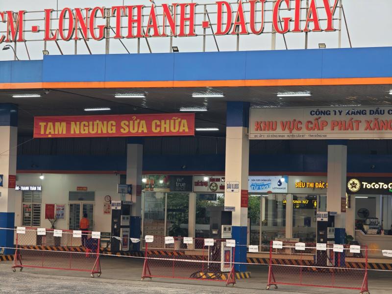 Cận tết, mua xăng dầu trên cao tốc gặp khó- Ảnh 1.