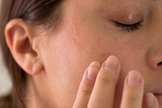 Làn da có tuổi là ‘combo’ khô nhăn ập đến: Sự thật phũ phàng đằng sau! - Ảnh 2.