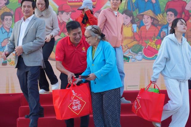 SABECO mang phong vị tết đến toàn quốc, khởi động tại làng biển Hòa Hiệp, Đắk Lắk - Ảnh 4.
