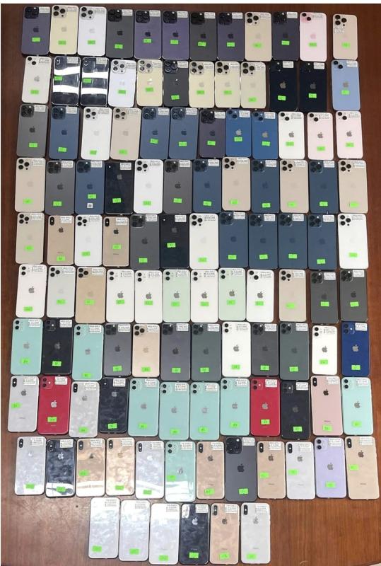Quảng Trị: Tạm giữ lượng lớn iPhone không rõ nguồn gốc trị giá hơn 1 tỉ đồng - Ảnh 2.