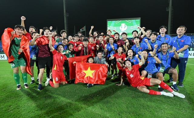 Thua bán kết, tinh thần U.23 Việt Nam sa sút: Trưởng đoàn và thầy Kim cho phép buồn 1 đêm và cái kết…- Ảnh 1.