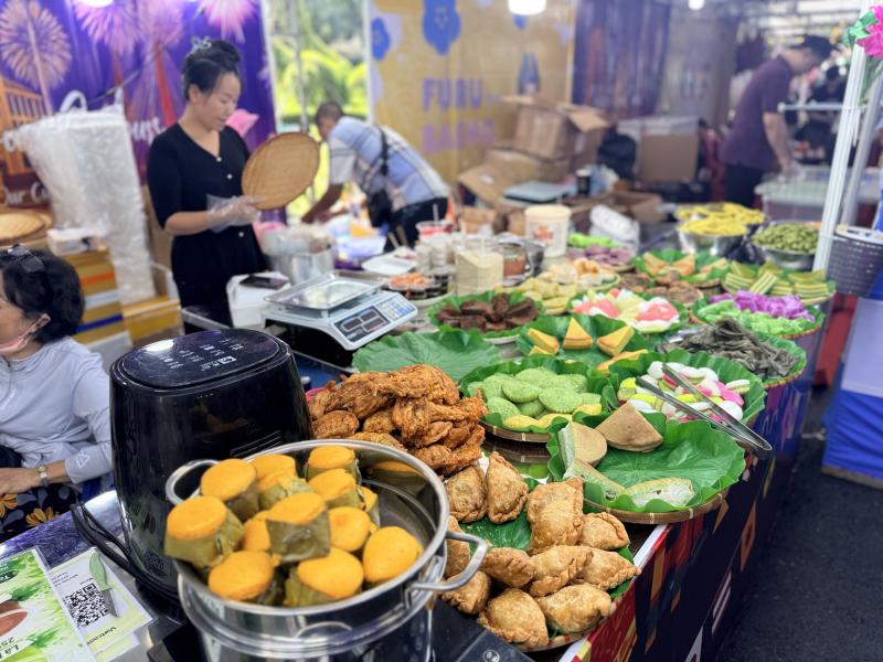 80 gian hàng ẩm thực, văn hóa phục vụ người dân TP.HCM đi chơi Tết Dương lịch - Ảnh 1.