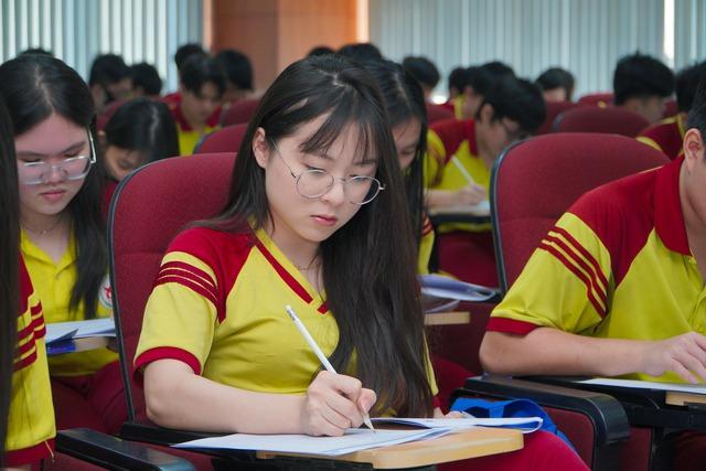 Từ hôm nay, kỳ thi tiếng Anh phổ biến thế giới đổi cấu trúc đề, thang điểm - Ảnh 2.