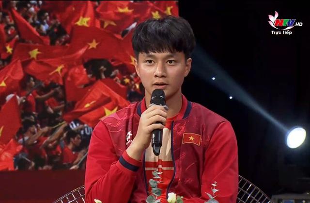 Cao Văn Bình thích bạn gái ‘cute’ một chút, Đình Bắc lần đầu kể lại pha ‘thanh minh’ với trọng tài- Ảnh 2.