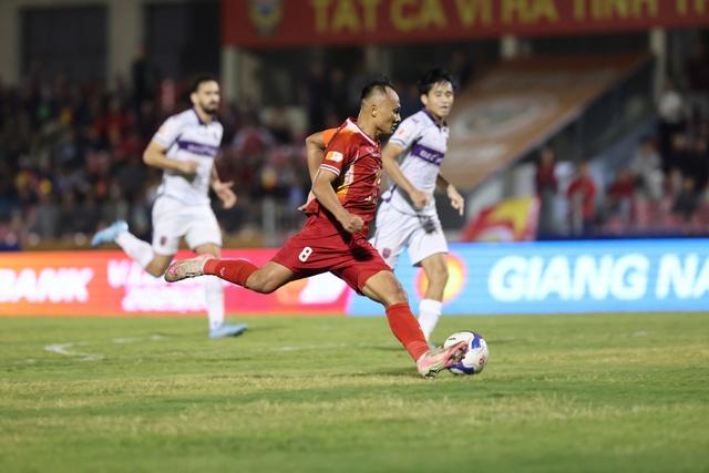 Tiếc cho sao trẻ U.23 Việt Nam Lê Viktor, cuộc chạm trán của những 'cố nhân' thiếu bàn thắng!- Ảnh 3.