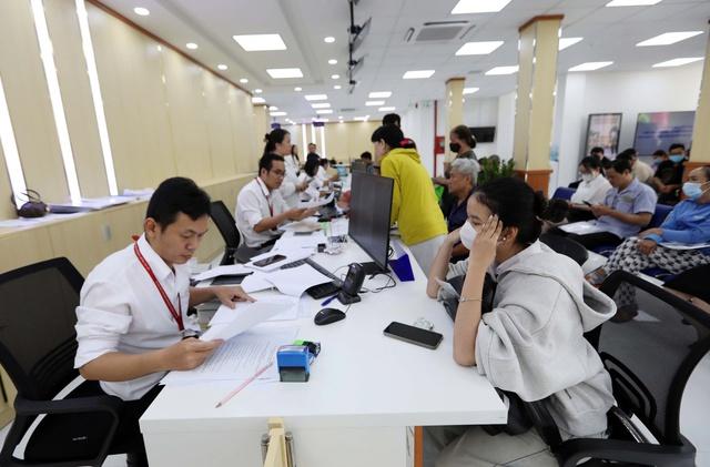 TP.HCM trả lương gấp 4 lần để thu hút nhân tài - Ảnh 2.