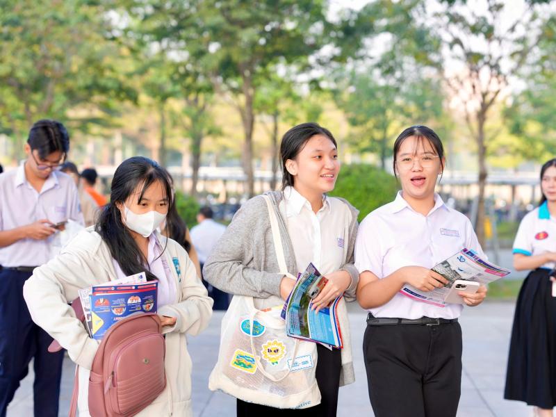 Hơn 15.000 học sinh trong sự kiện chọn trường, chọn ngành 28 năm tuổi - Ảnh 6.