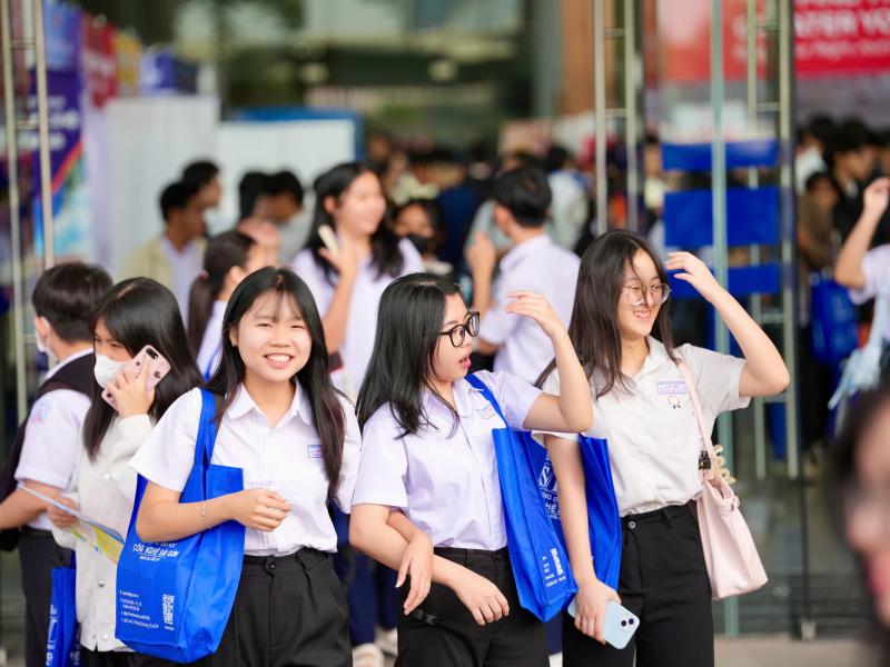 Hơn 15.000 học sinh trong sự kiện chọn trường, chọn ngành 28 năm tuổi - Ảnh 9.