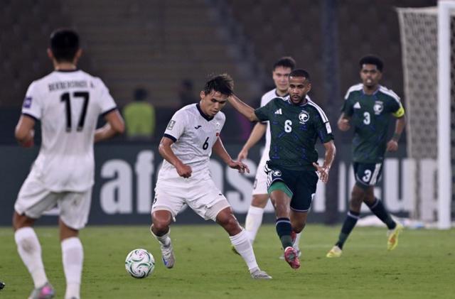 U.23 Kyrgyzstan thua trận, thiệt người: HLV nói gì về U.23 Việt Nam? - Ảnh 1.