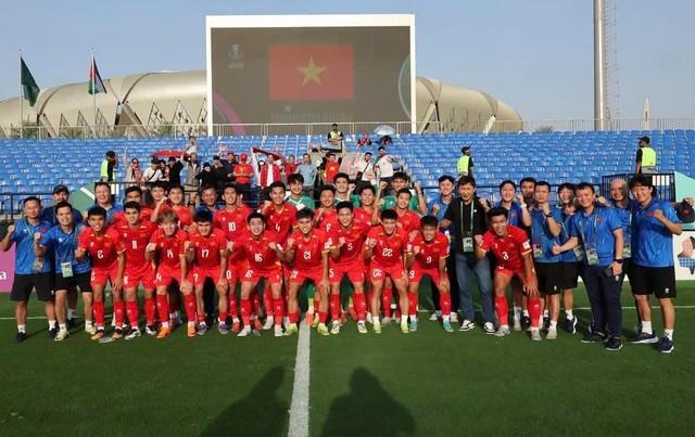 Chủ tịch Tập đoàn Đại Quang Minh treo thưởng 2 tỉ đồng nếu U.23 Việt Nam lọt vào chung kết châu Á- Ảnh 1.