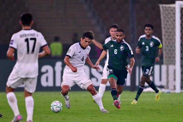 Thủ môn U.23 Kyrgyzstan hay vô cùng, U.23 Việt Nam sẽ phải… hay hơn để xé lưới - Ảnh 3.