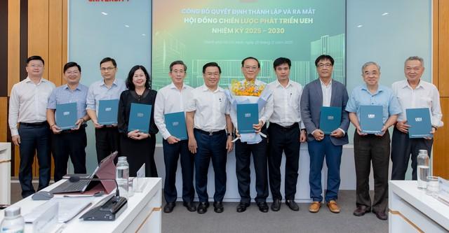 Bỏ hội đồng trường, đại học đầu tiên ra mắt hội đồng chiến lược phát triển - Ảnh 1.