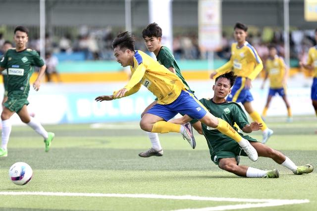 Kỷ lục 322 bàn thắng, 8 đội không lọt lưới, vào sân 2 giây đã ghi bàn - Ảnh 3.