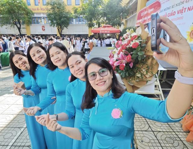 Năm đầu tiên giáo viên được thưởng tết, mức thưởng ra sao? - Ảnh 2.