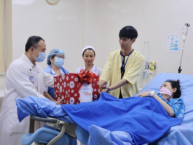 Những em bé ‘0 giờ’ chào đón năm mới 2026, mong thành nhân tài- Ảnh 5.