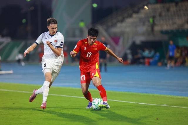 U.23 Việt Nam so tài nảy lửa với đồng đội của Ronaldo, Darwin Nunez- Ảnh 1.