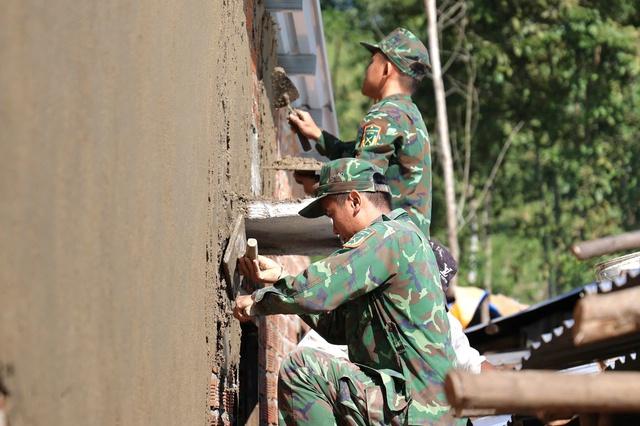 Khánh Hòa: Bàn giao 64 căn nhà của ‘Chiến dịch Quang Trung’- Ảnh 4.