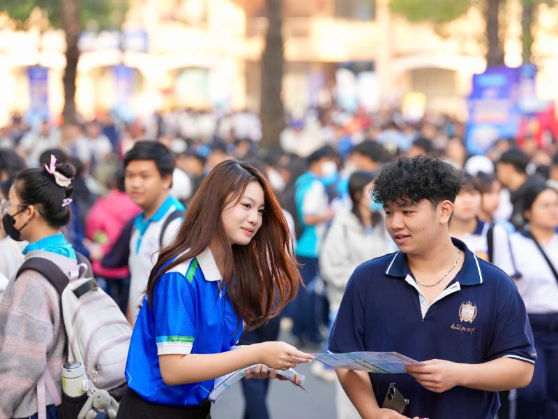 Bộ GD-ĐT thông tin mới nhất về tuyển sinh đại học 2026 tại Tư vấn mùa thi - Ảnh 1.