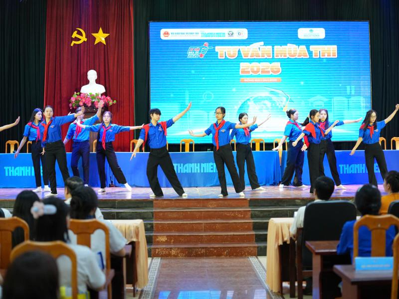 Bộ GD-ĐT thông tin mới nhất về tuyển sinh đại học 2026 tại Tư vấn mùa thi - Ảnh 13.
