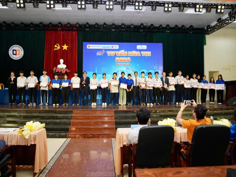 Bộ GD-ĐT thông tin mới nhất về tuyển sinh đại học 2026 tại Tư vấn mùa thi - Ảnh 9.