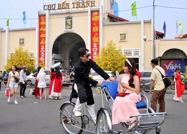 Nếu được chọn, người trẻ mong muốn đón tết như thế nào? - Ảnh 1.