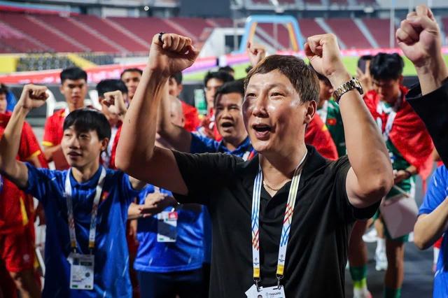 Báo Thái Lan 'giải mã' thành công rực rỡ của HLV Kim Sang-sik: Không phải phép màu nhất thời!- Ảnh 1.