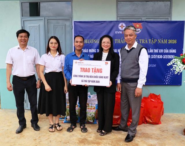 Khánh thành công trình ‘Thắp sáng Trà Tập’, lan tỏa ánh sáng sạch đến vùng cao- Ảnh 3.
