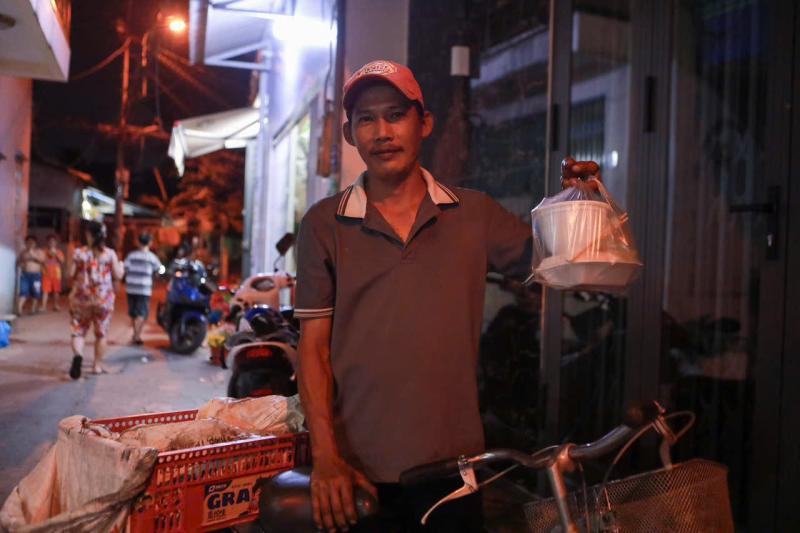 Cơm đoàn viên 0 đồng ở TP.HCM đêm giao thừa, sẻ chia nghĩa tình còn mãi
- Ảnh 5.