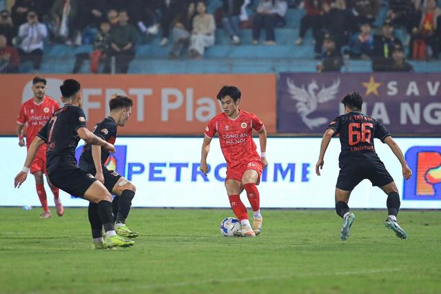 V-League cuốn hút khán giả nhờ dàn cầu thủ trẻ tài năng- Ảnh 1.