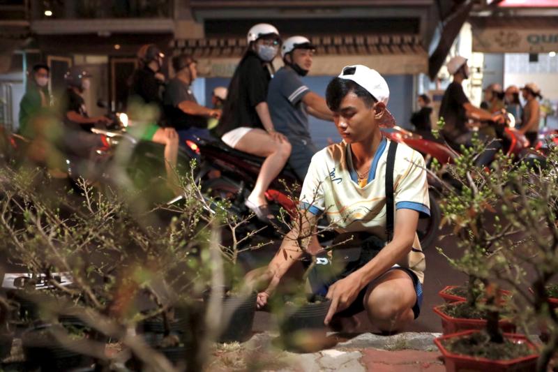 TP.HCM nhìn từ sông Sài Gòn - Kỳ 2: Bến Bình Đông 'giữ nhịp' xuân - Ảnh 13.
