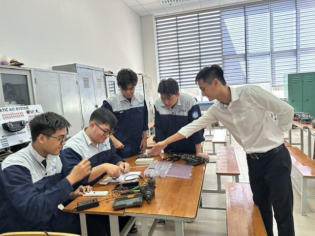 Sau đổi tên, giá trị văn bằng theo tên cũ Trường ĐH Sư phạm kỹ thuật ra sao?- Ảnh 1.