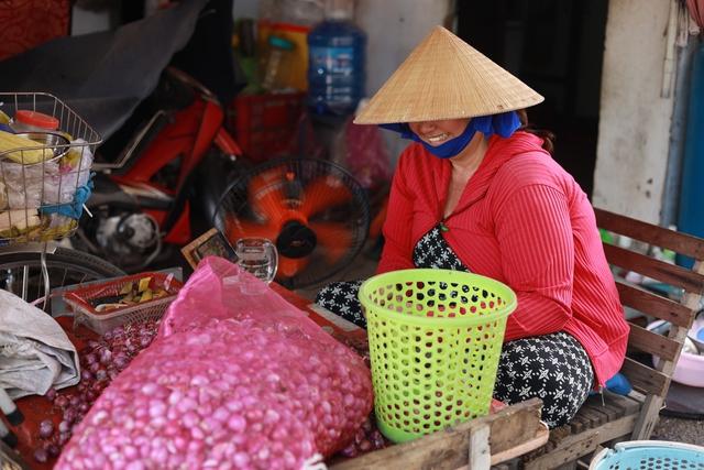 Tết lạ 'xóm chảy nước mắt' ở TP.HCM: Vì sao nhiều người bỏ nghề?- Ảnh 2.