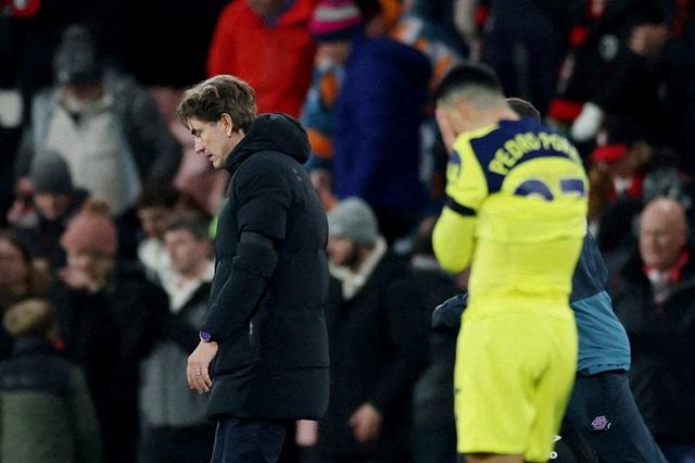 Tottenham sa thải HLV Frank vì ‘quá kiêu ngạo’, tốn hơn 950 tỉ đồng tiền đền bù- Ảnh 1.