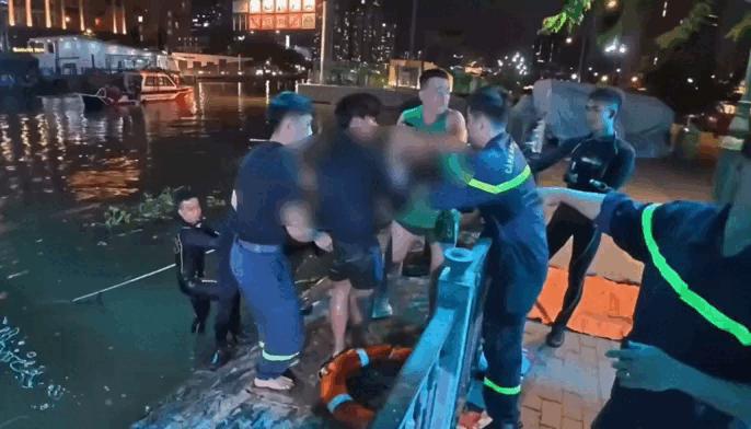 Công an TP.HCM tìm thấy 2 thi thể ở kênh Tàu Hủ- Ảnh 1.