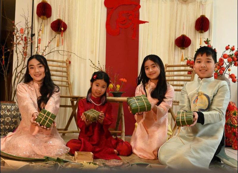 Người Việt ở Thuỵ Sĩ: Kỳ công mâm cỗ tết 3 miền Bắc - Trung - Nam  - Ảnh 10.