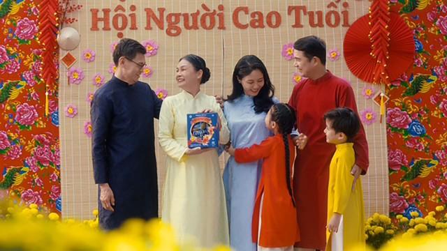 Cha mẹ khỏe mạnh, mỗi ngày đều là ‘tết;- Ảnh 3.